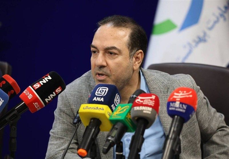 معاون وزیر بهداشت یک خبرنگار را «عوضی» خواند