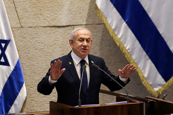 نتنياهو: إسرائيل تعلم بـ "مناورات" إيران العسكرية الأخيرة وسأبحث أنشتطها النووية مع ترامب