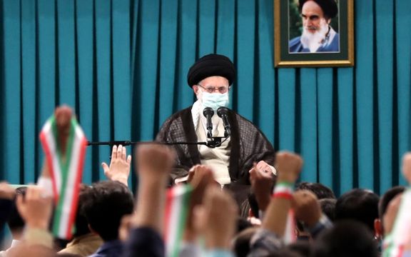 علی خامنهای خیزش انقلابی مردم علیه جمهوری اسلامی را «جنگ ترکیبی» خواند