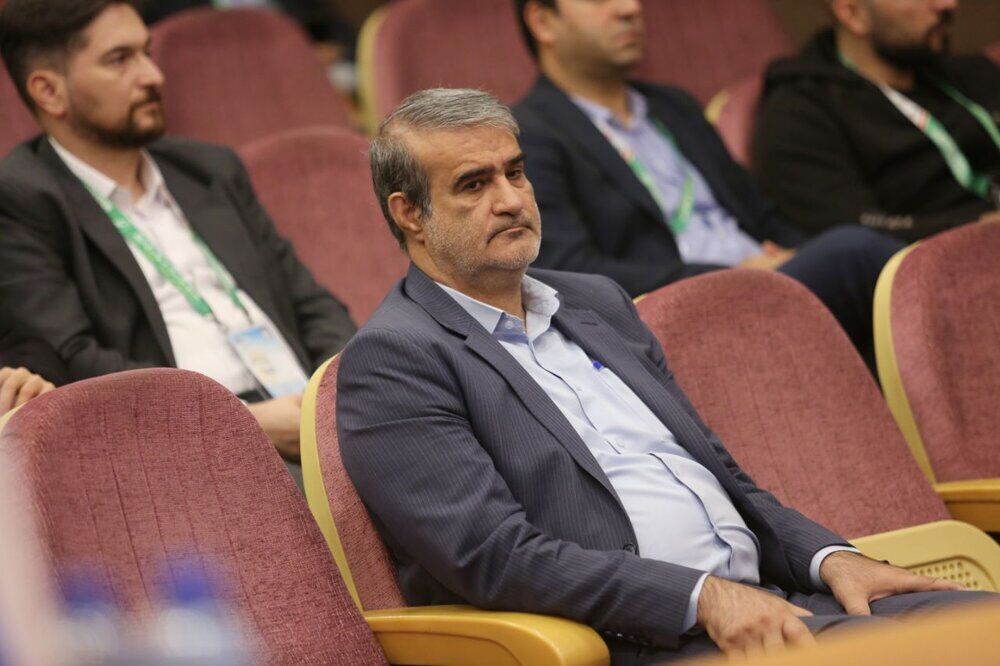 قنبرزاده در واکنش به «نمایشنامه کسر امتیاز»: شان مقام‌قضایی را رعایت کنید، چیزی مشخص نیست