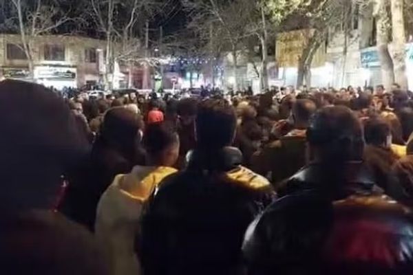 هرانا: دستکم ۳۴ معترض جانباخته، بیش از دو هزار بازداشتی و گسترش سرکوب به مراکز درمانی