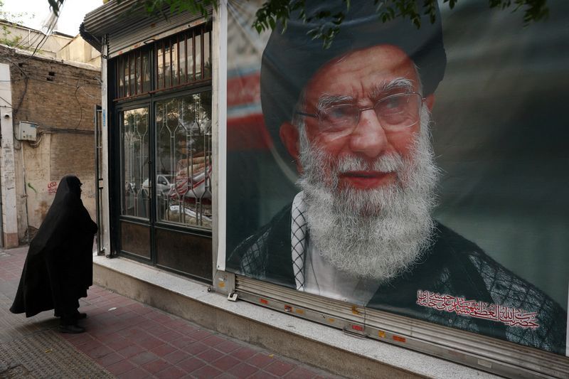 دستور شعام به رسانه‌ها: پیش از تشییع خامنه‌ای پوشش مذاکرات را از اولویت خارج کنید