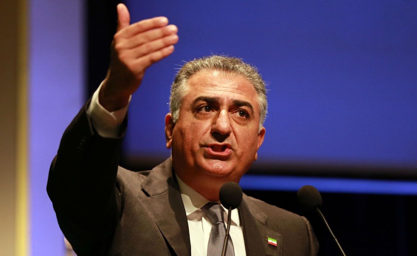 شاهزاده رضا پهلوی:برخورد زشت با زنان در مشهد،روزی تاریک را برای ورزش و فوتبال ایران رقم زد