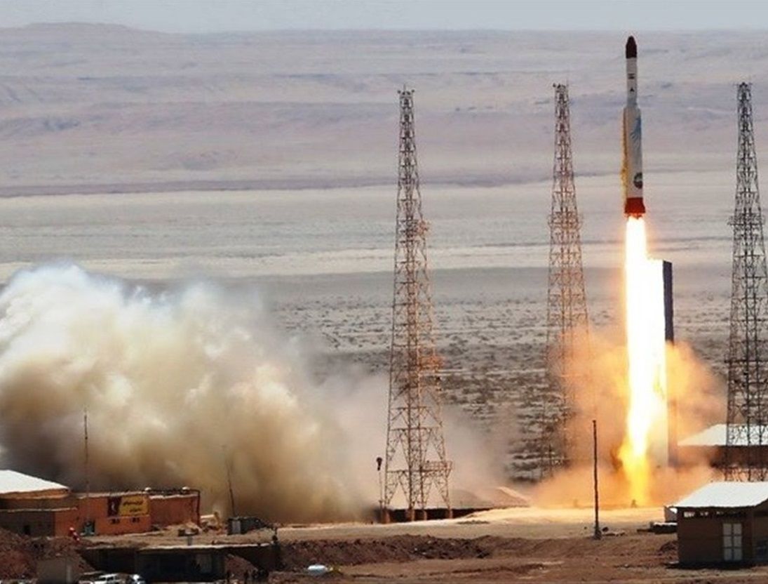 ادامه اظهارات ضد و نقیض درباره موشک ماهواره‌بر؛ حاجی‌زاده: پرتاب با سوخت جامد موفق بود