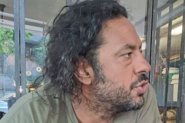 نادر پورمهین، بازیگر سینما و تئاتر، روز ۱۸ دی در جزیره قشم بازداشت شده است