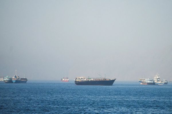 والاستریت ژورنال: تهران بهدنبال کسب میلیاردها دلار از مدیریت تنگه هرمز است