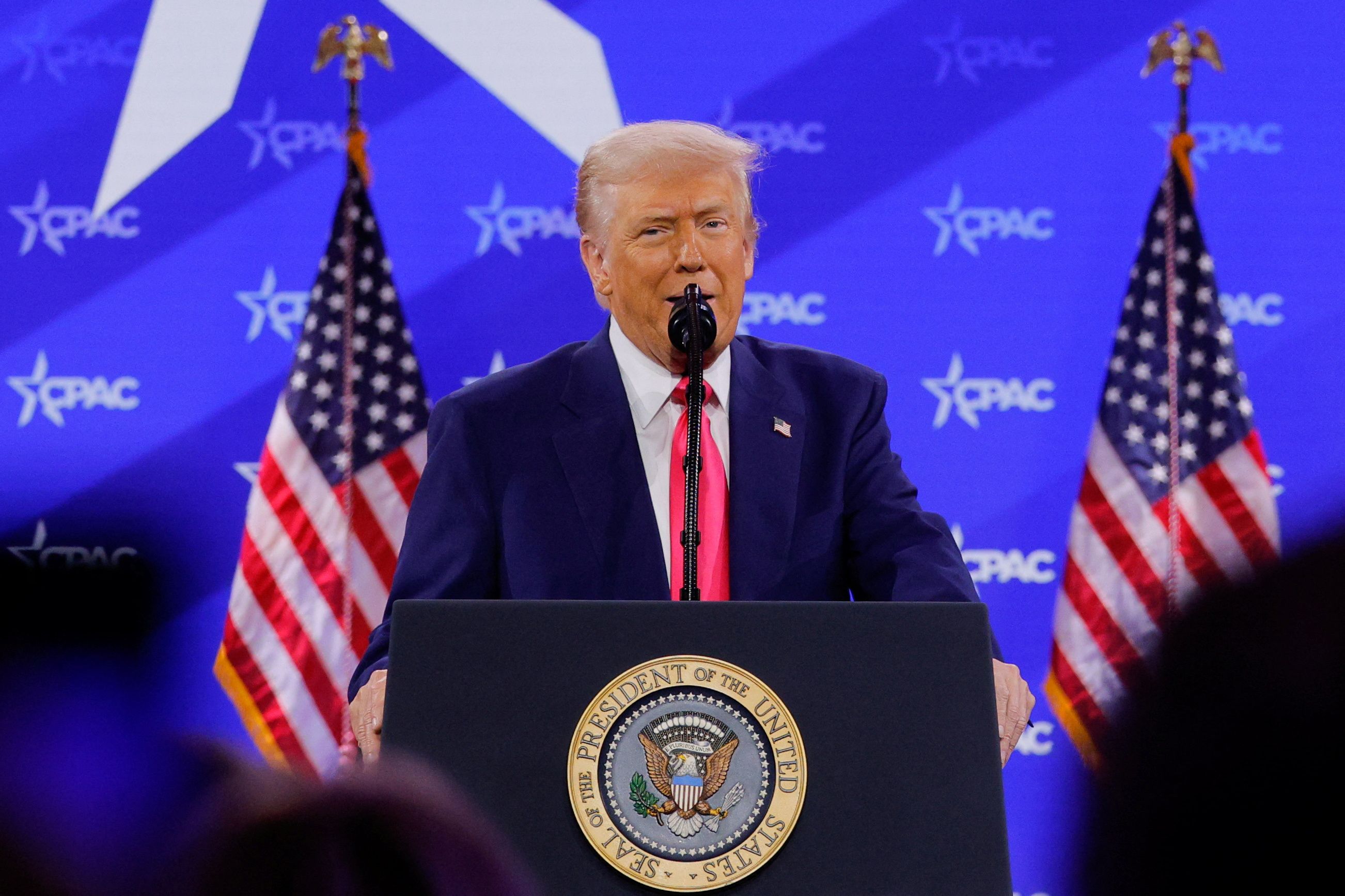 ترامپ: ایران در زمان ریاست‌جمهوری من ورشکسته بود  