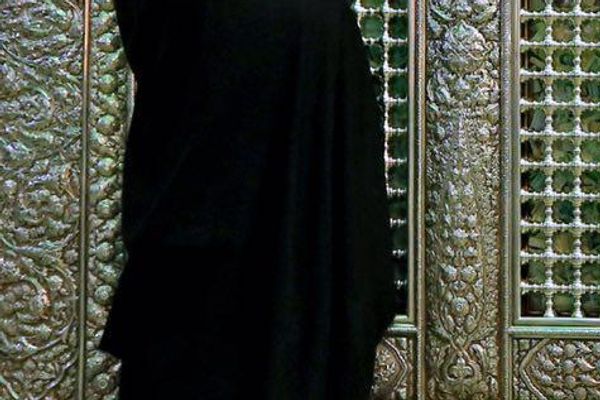 عضو جامعه مدرسین حوزه علمیه قم: کسی مثل خامنهای پیدا نمیکنید