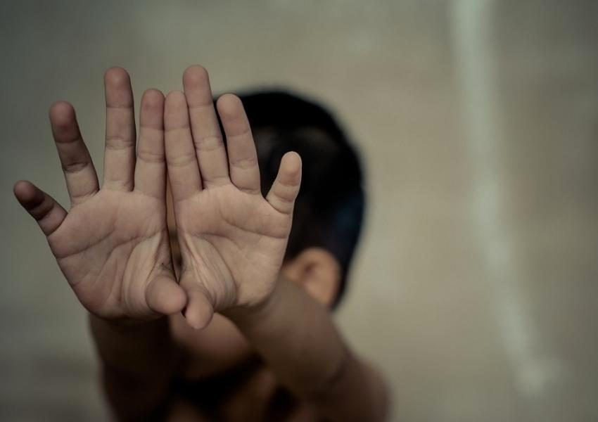 معاون سازمان بهزیستی: دختران بیش از پسران در معرض کودک‌آزاری قرار دارند