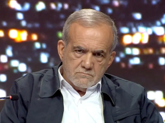 قلق المرشح الإصلاحي من قرار قد يتخذه موسوي وتاج زاده بمقاطعة الانتخابات الإيرانية