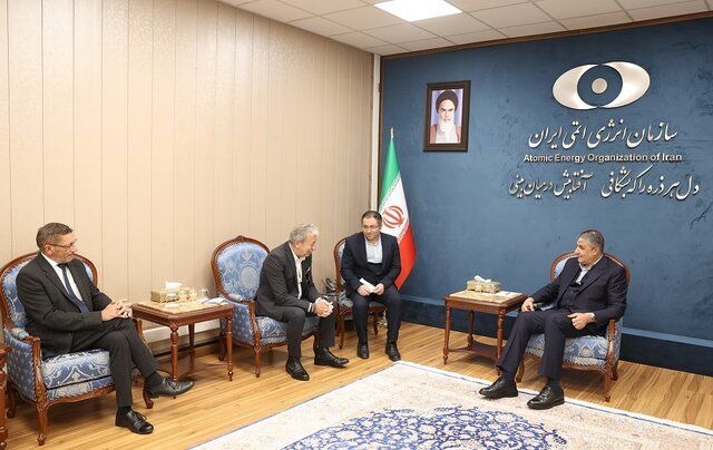 کارشناسان آژانس ایران را ترک کردند؛ مشاور خامنه‌ای: قصد تولید بمب اتم را نداریم