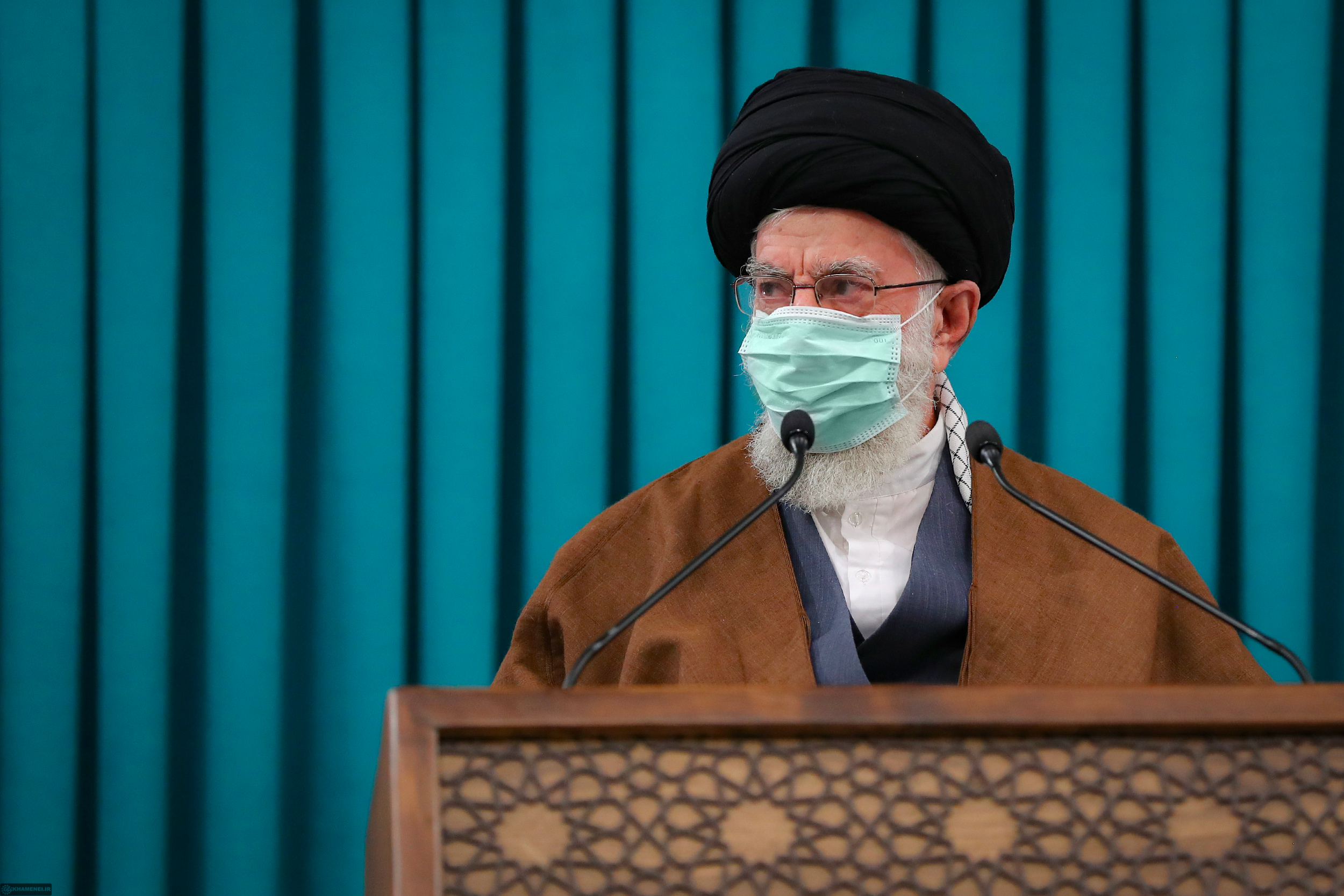 خامنه‌ای: با وجود تحریم‌ها هم می‌توان تجارت بین‌المللی را افزایش داد