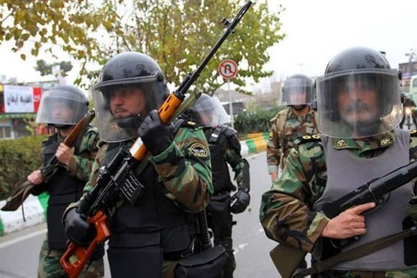 عفو بینالملل: جمهوری اسلامی با سرکوب شدیدا نظامی، کشتار معترضان را پنهان میکند