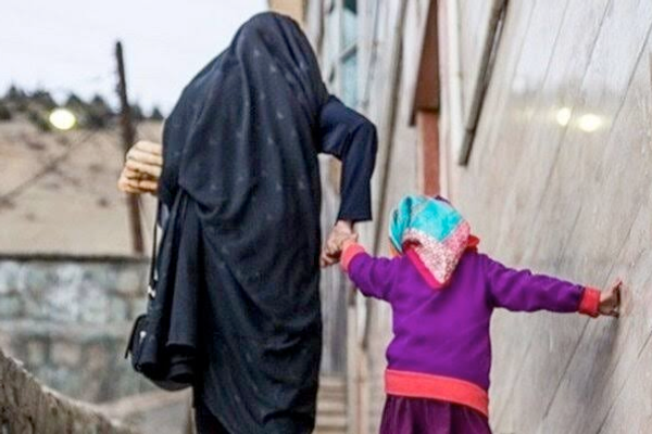از فروش یخچال و فرش تا خرید کفش قسطی؛ روایت زنان سرپرست خانوار از بحران معیشت