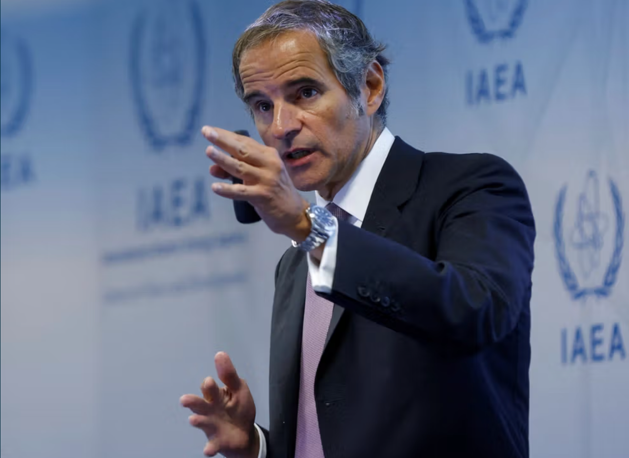 گروسی: جمهوری اسلامی احتمالا تا چند ماه دیگر قادر به تولید اورانیوم غنی‌شده خواهد بود