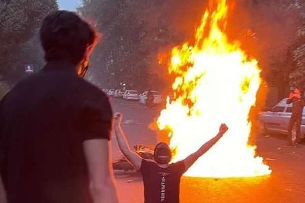Officials Enrage Young Iranians By 'Marginalizing, Humiliating' Them