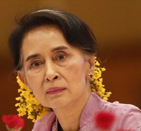 شش سال از حکم ۳۳ سال زندان آنگ سان سوچی «عفو» شد؛ «ترفند سیاسی ارتش با هدف کاهش فشار غرب»