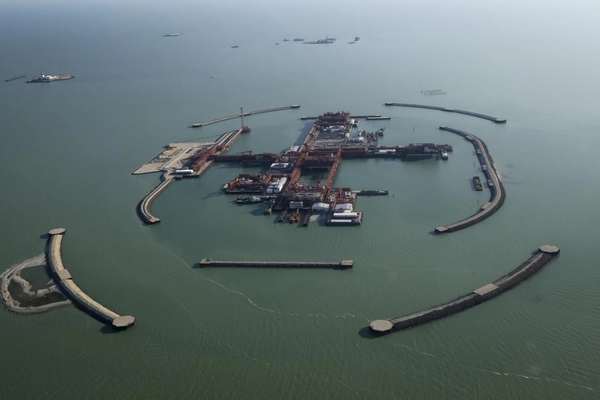 Iran Concerned As Spill In Kazakhstan Threatens Caspian Sea Ecosystem