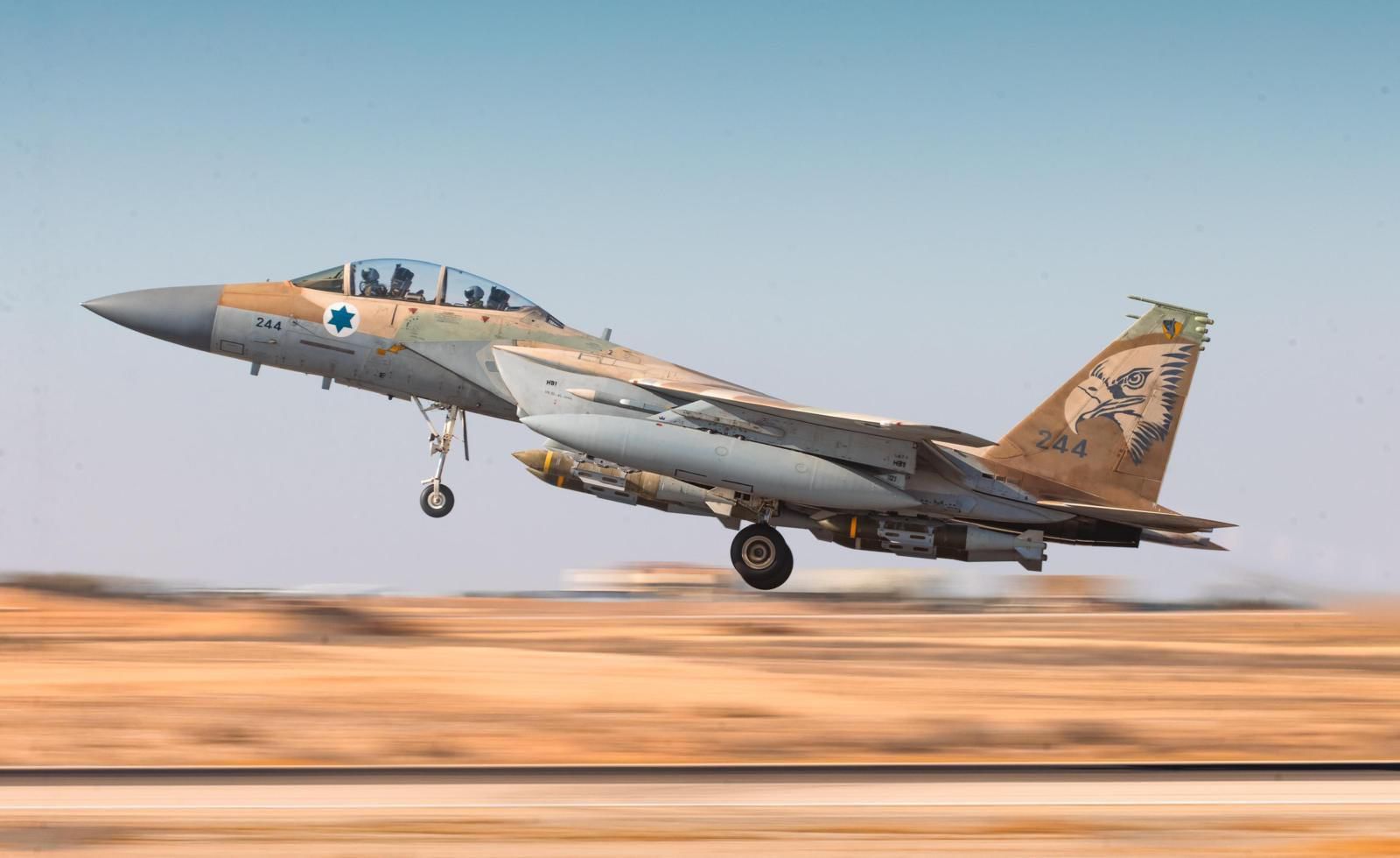 سناتور جمهوری‌خواه آمریکا خطاب به اسرائیل: وقتش رسیده به ایران ضربه‌ای سخت وارد شود