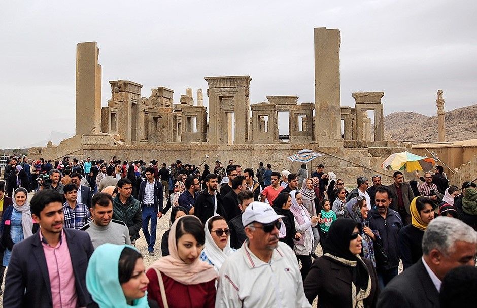 اقبال گسترده مردم به بازدید از اماکن تاریخی و ملی در تعطیلات نوروزی