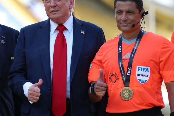 حمله خبرگزاری سپاه به علیرضا فغانی بهدلیل عکس گرفتن کنار دونالد ترامپ