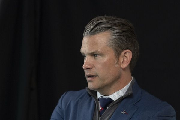 وزیر جنگ آمریکا: ترامپ خواستار توافق از طریق مذاکره است