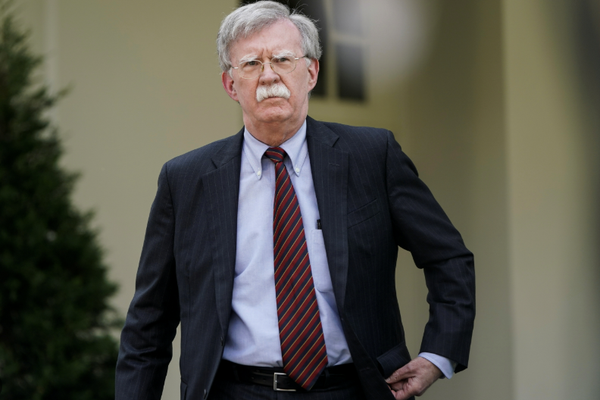 جون بولتون: على ترامب أن يتخذ قرارًا سريعًا بشأن النظام الإيراني