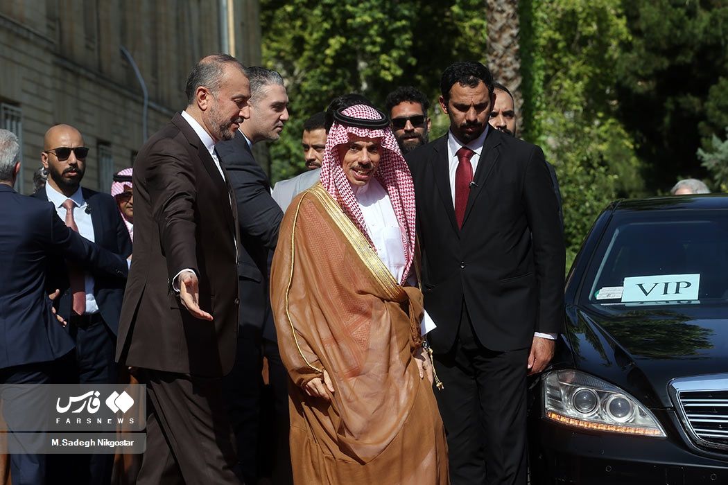 Iranian Officials Continue Sending Contradictory Signals 