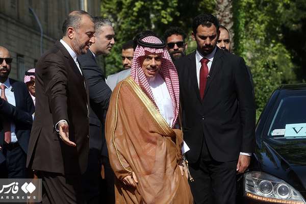 Iranian Officials Continue Sending Contradictory Signals