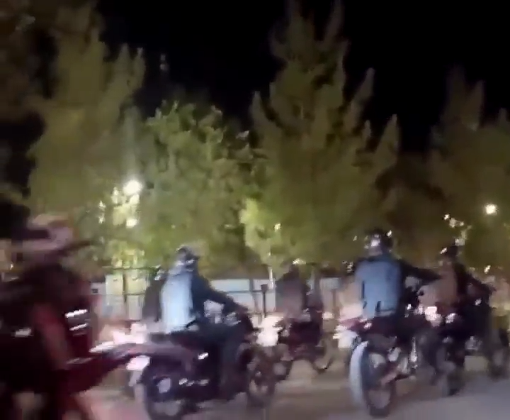 موج انتقاد شهروندان از جمهوری اسلامی در پی ادامه اعدام‌ها در فضای جنگی