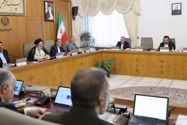 Critics Blame Bad Appointments By Raisi For Iran's Economic Crisis
