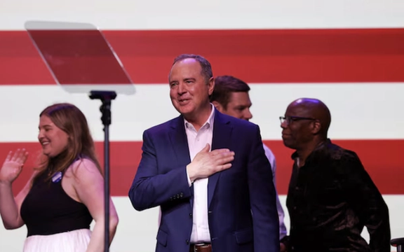 درخواست آدم شیف، نماینده ارشد دموکرات در کنگره برای کنارهگیری بایدن