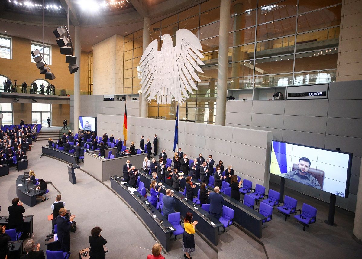 زلنسکی خطاب به پارلمان آلمان: دیوار بین ما و اروپا را مانند دیوار برلین خراب کنید