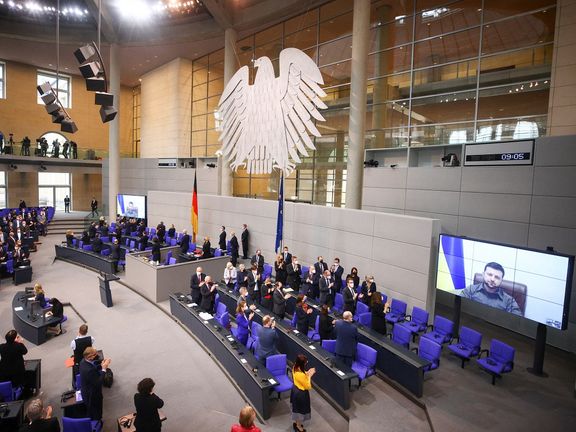 زلنسکی خطاب به پارلمان آلمان: دیوار بین ما و اروپا را مانند دیوار برلین خراب کنید