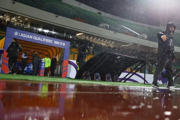 توقف بازی ایران-امارات بهدلیل خاموششدن پروژکتور ورزشگاه آزادی
