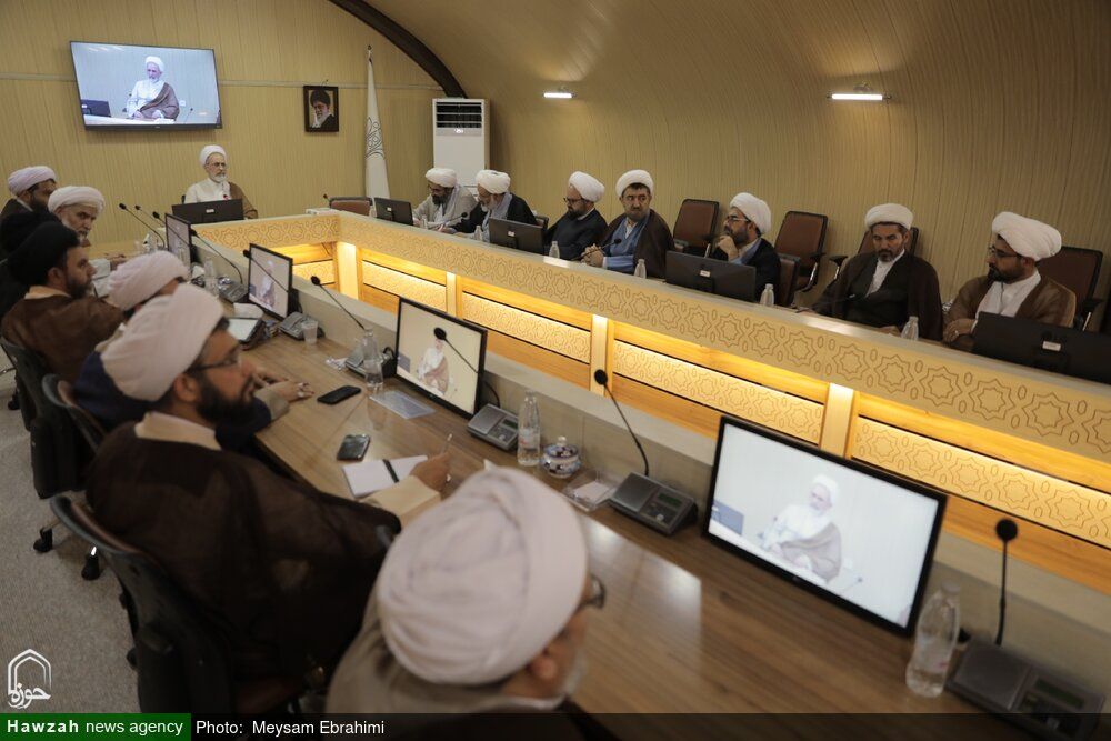 Iran Seminary Urges Candidates to Use AI to Influence Voters