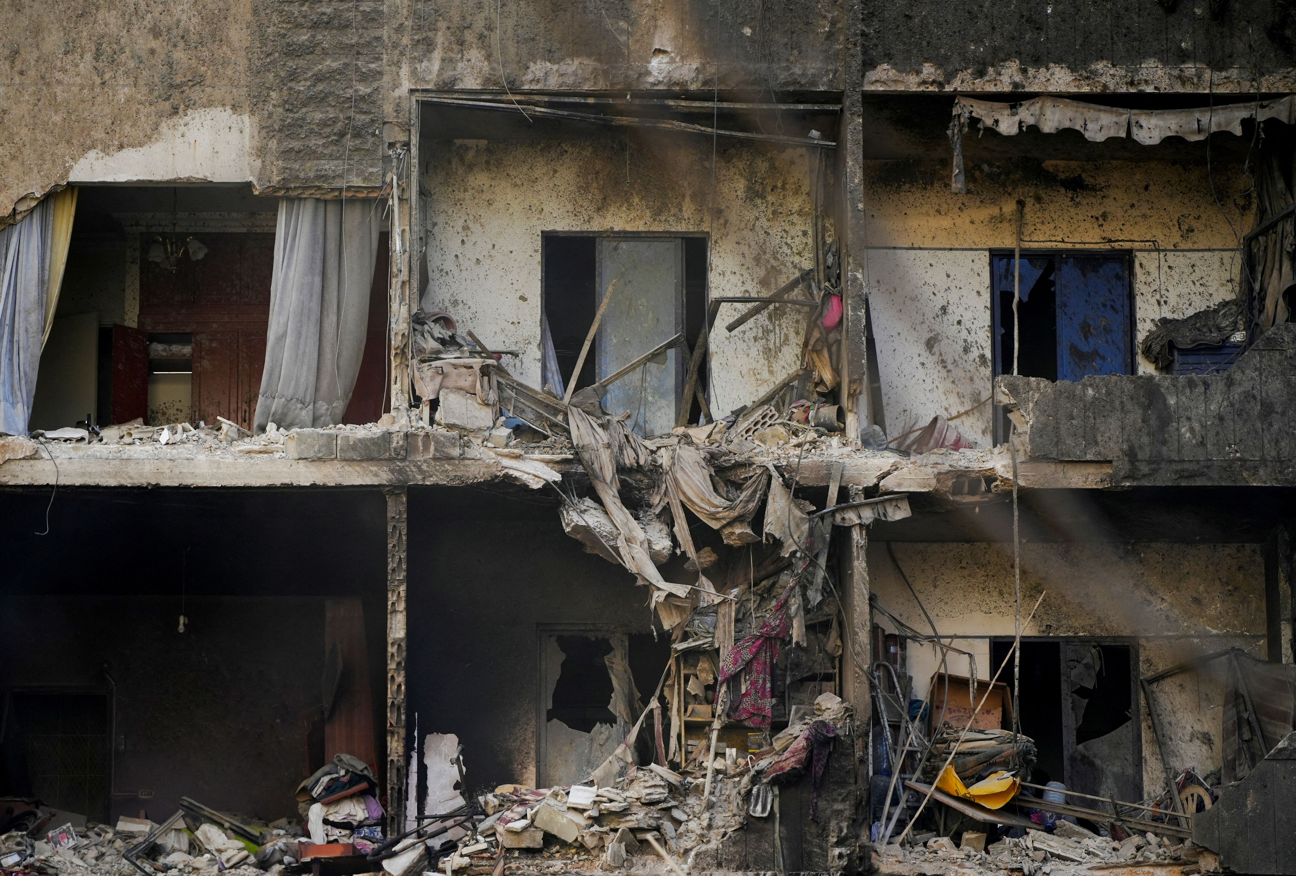 ویرانی‌های به جا مانده از حمله اسرائیل به حومه جنوبی بیروت، سوم آبان