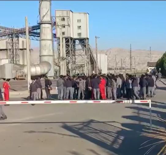 اعتصاب کارکنان و کارگران صنایع فولاد و خودروسازی، کامیون‌داران و پرستاران در روز سه‌شنبه