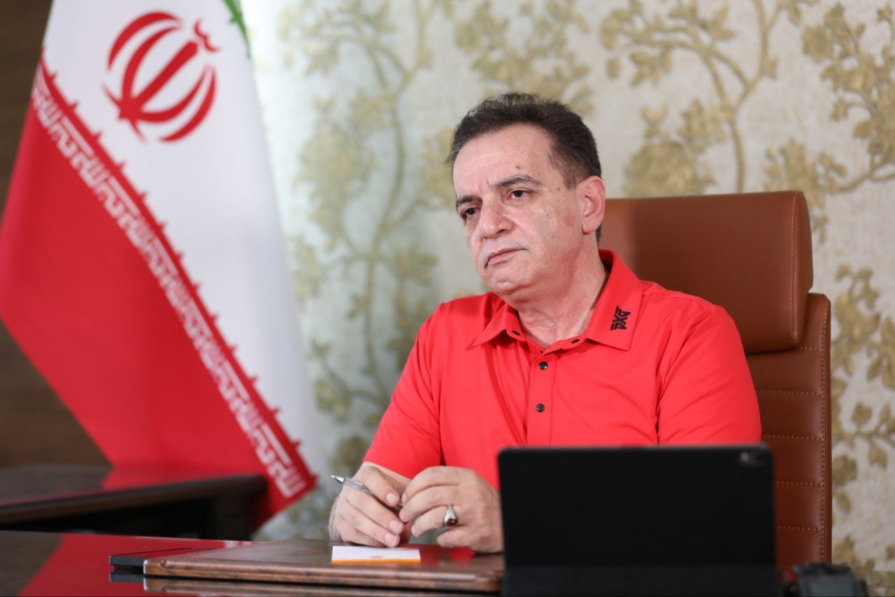 زنوزی، مالک تراکتور: یک باشگاه برای جذب یک بازیکن پنج میلیون دلار پیشنهاد رضایت‌نامه داد