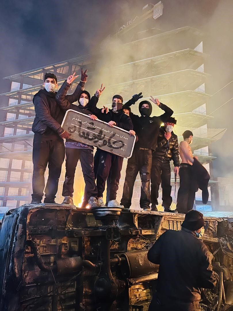 فراخوان شاهزاده رضا پهلوی: شنبه تا دوشنبه هر شب ساعت ۸ با شعارهای ملی، صدای خشم خود را بلند کنید