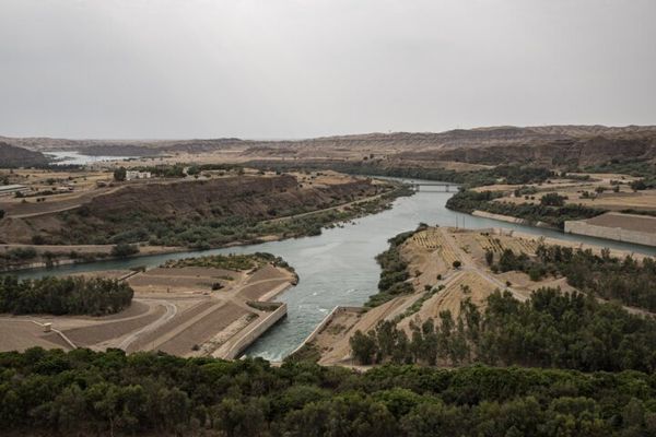 Drought forces Iran to halt power generation at major dam