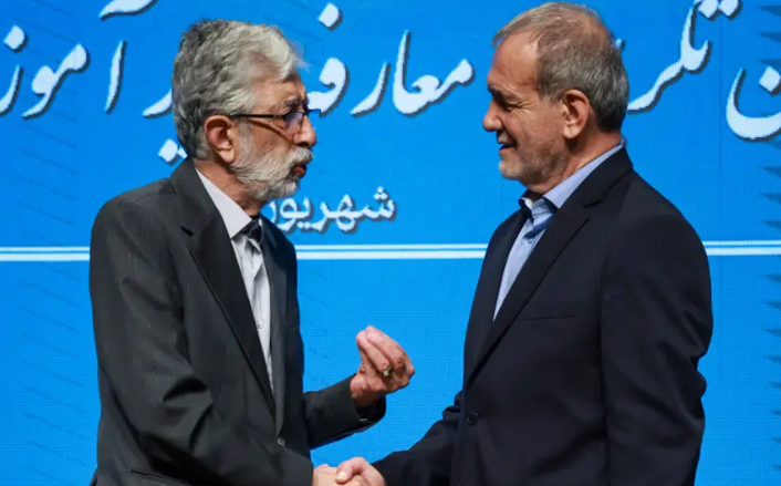 الرئيس الإيراني يمنح منصبًا جديدًا لصهر ابن المرشد خامنئي