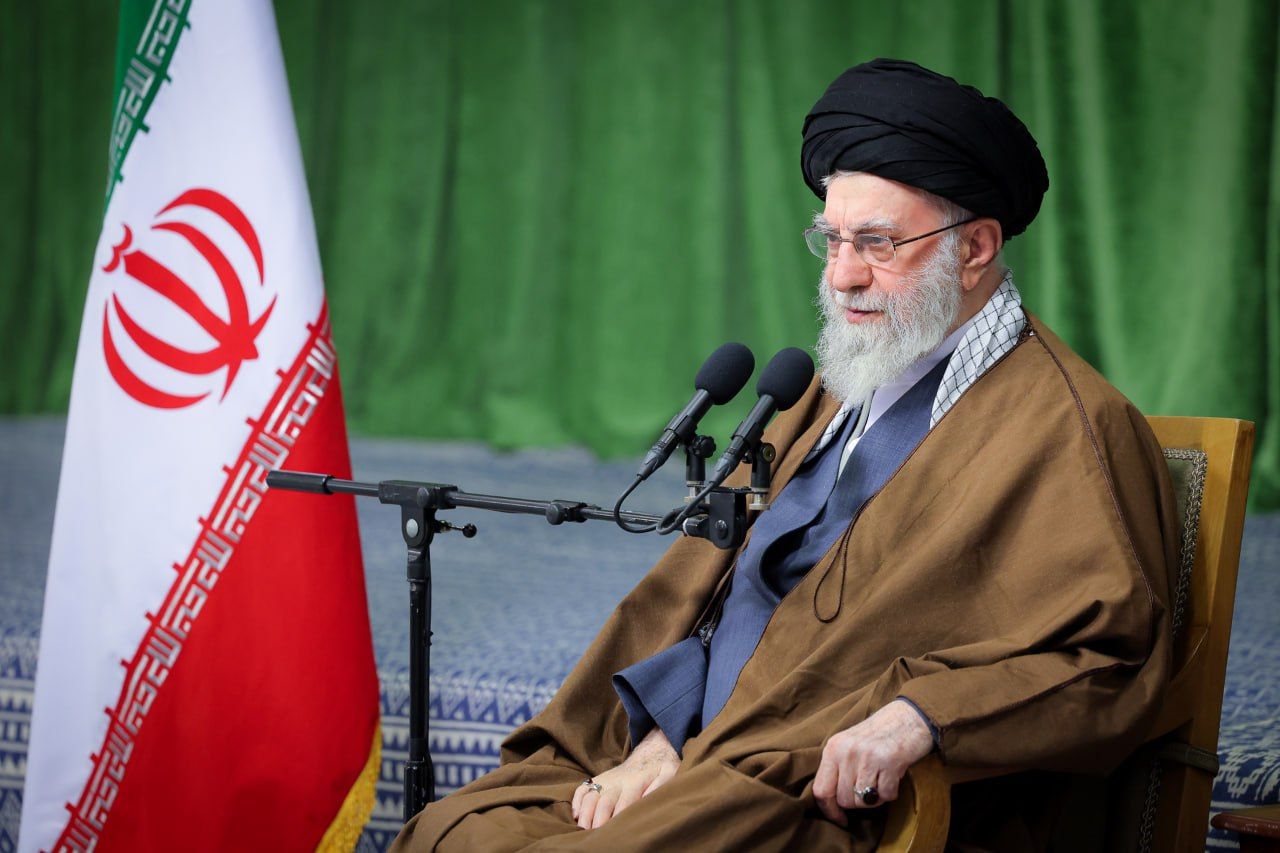 عبدالله ناصری، استاد تاریخ: مهمترین شر خامنه‌ای پس از مردم‌کشی، حذف توشه مالی مردم است