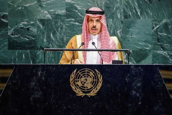 وزیر خارجه عربستان سعودی: بهشدت حمله ایران به کشور برادر قطر را محکوم میکنیم