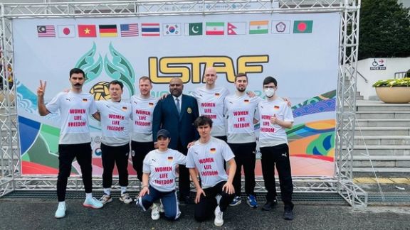 نگذاشتند لباس زن زندگی آزادی را بپوشیم؛مراسم را بایکوت کردیم