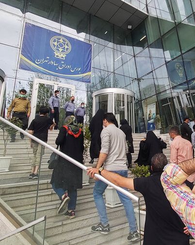 نماینده مجلس: در ماههای اخیر ۷۰ میلیارد دلار از سرمایههای مردم در بورس از بین رفته