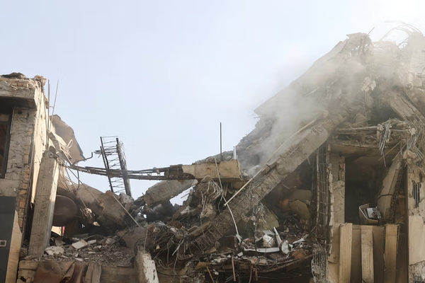 مسؤول إسرائيلي: على طهران توقيع اتفاق نووي أو إسقاط النظام