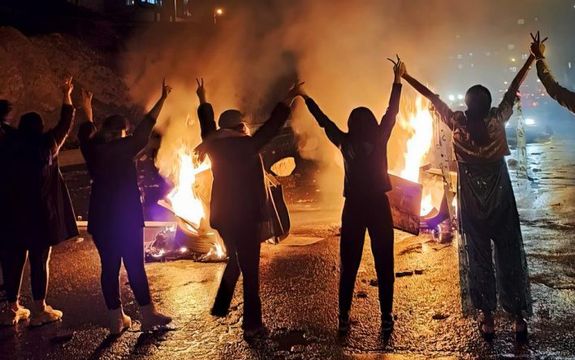 جوانان محلات تهران: برای قربانیان هواپیمای اوکراینی و انقلابمان یکشنبه به میادین میآییم