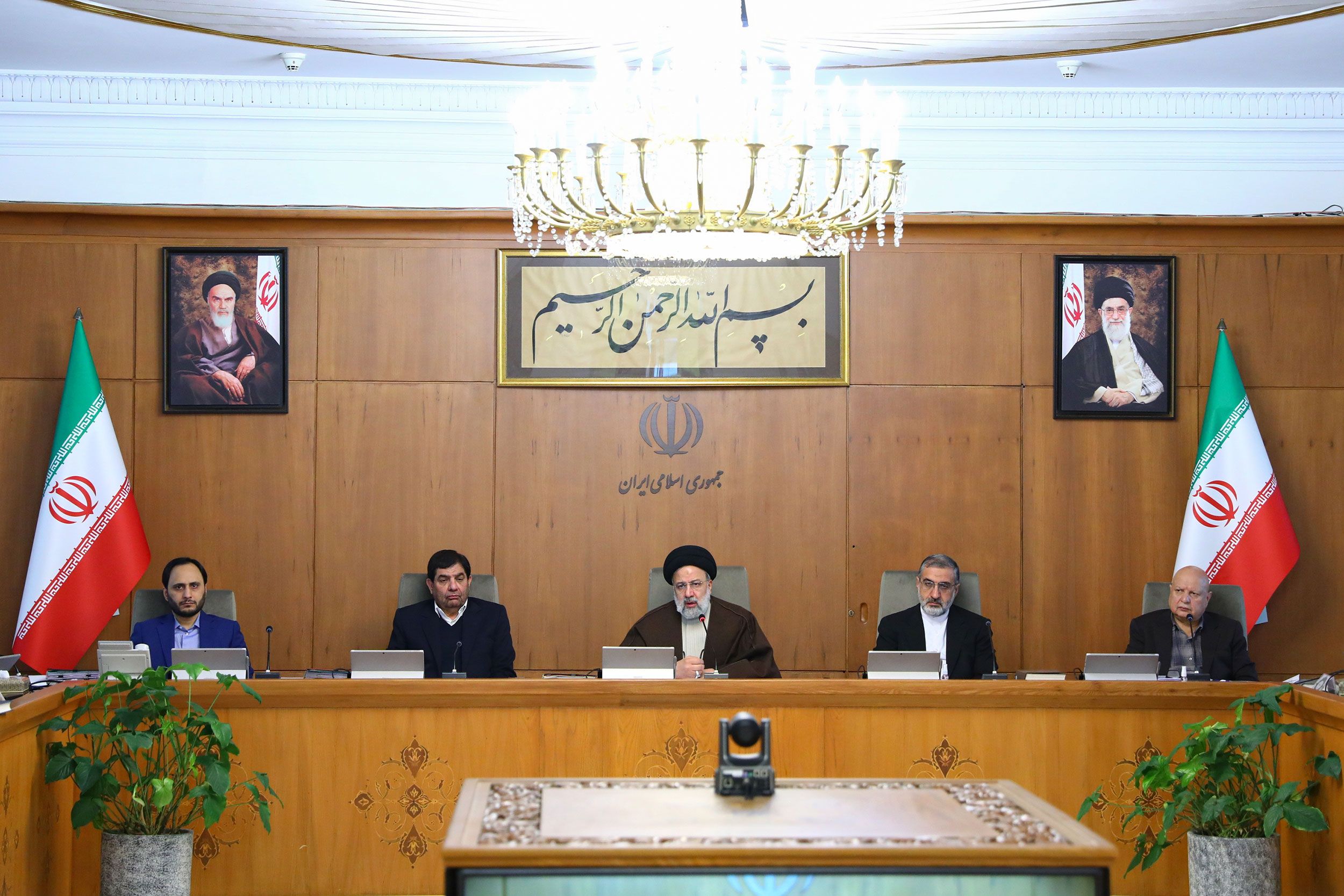 Iranians Have Lost Trust In Their Government, Says Sociologist