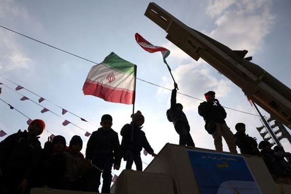 Threats will not push Iran to negotiating table, top diplomat says